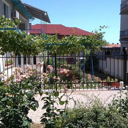 Guest house песента на морето 3*