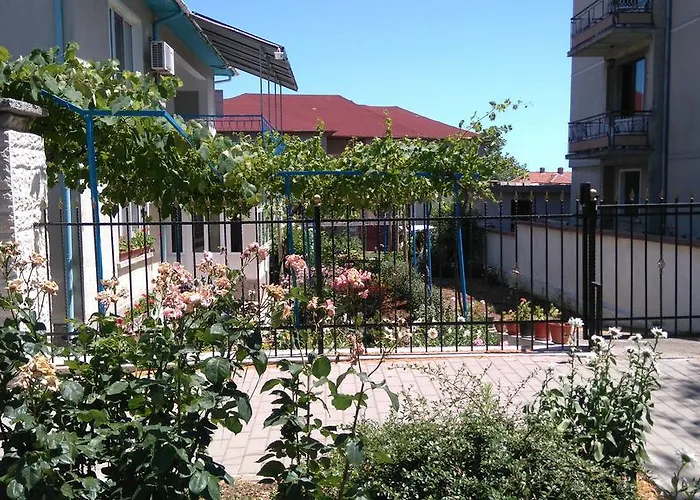 Guest house песента на морето 3*